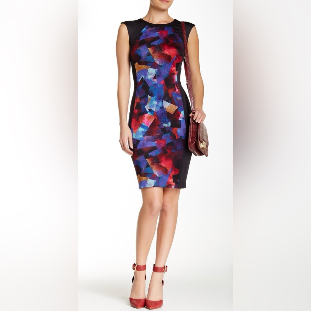 Cap sleeve geometric print scuba dress